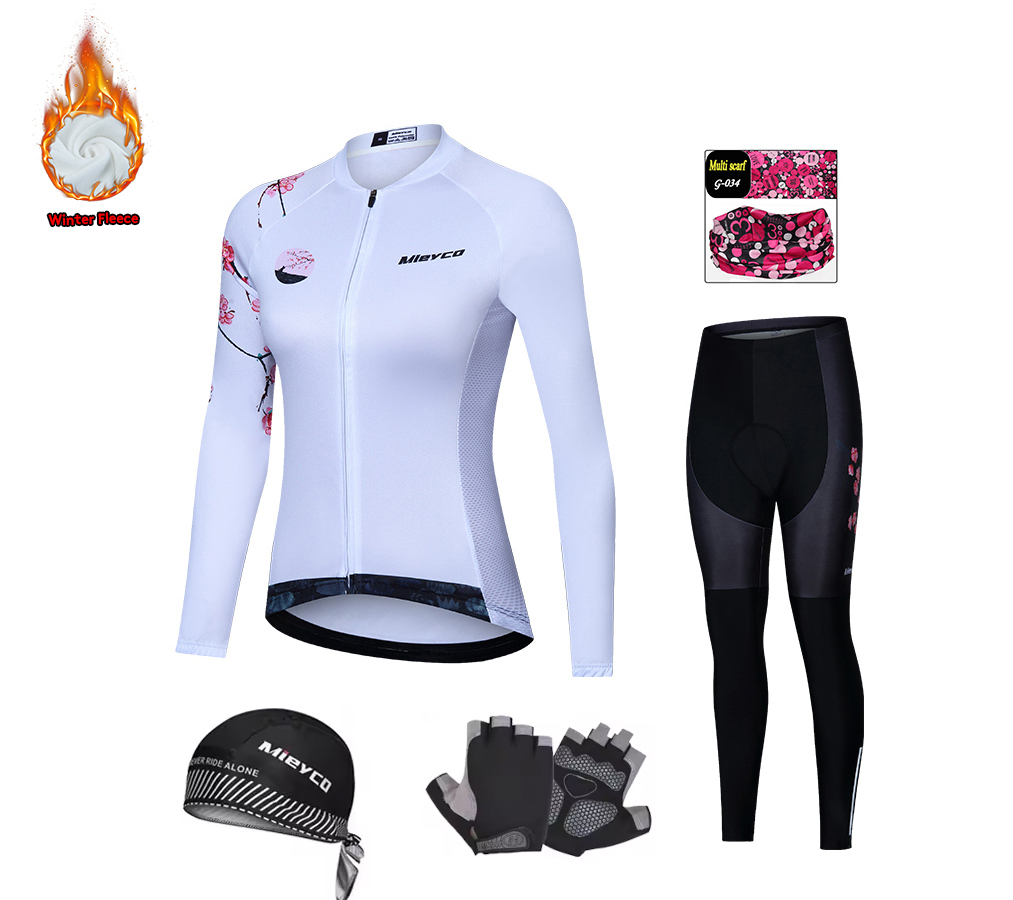 نسخة محسنة من وسادة السرج الجي - مراجعة Cycling Commute Outfit وسعره